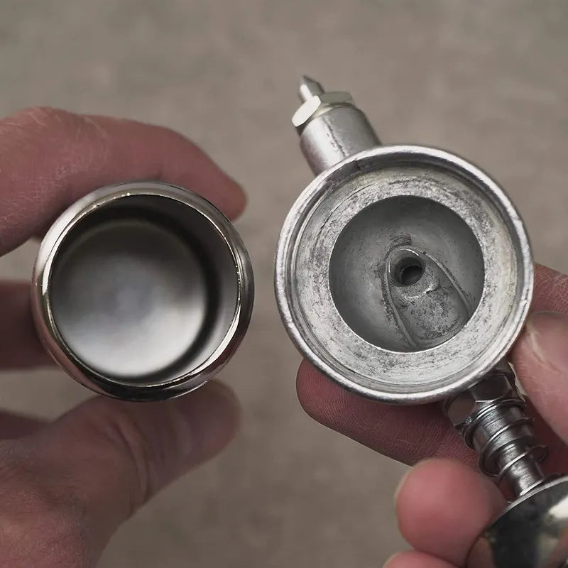 Holdbar mini fettpistol i solid konstruksjon. Utmerket for presisjons smøring og generell vedlikehold av verktøy.
