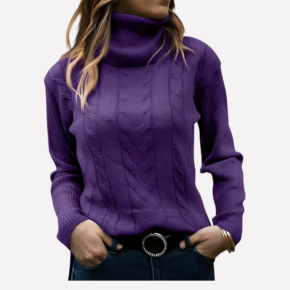 Marineblå pullover med høy hals, myk og komfortabel. En klassisk turtleneck for kvinner.