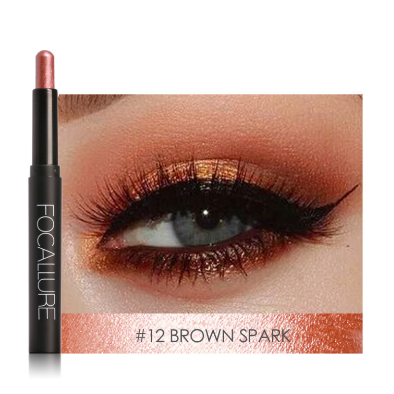 Enkel påføring av glitter øyenskygge. Langvarig, strålende resultat for alle hudtyper.