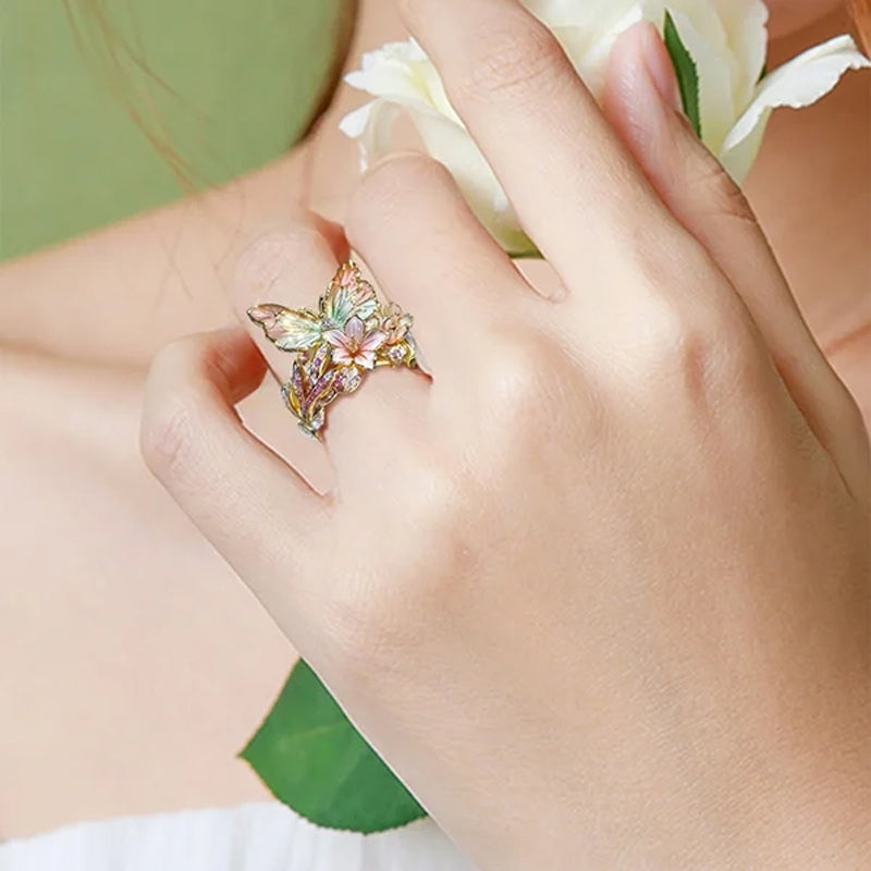 Sølvfarget sommerfuglring, vakkert smykke til dame.