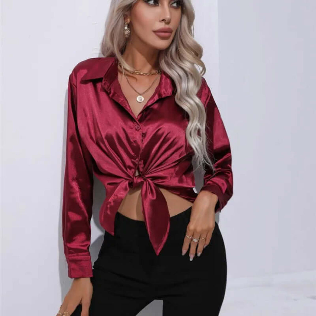 Elegant og komfortabel langermet damebluse med løs passform.