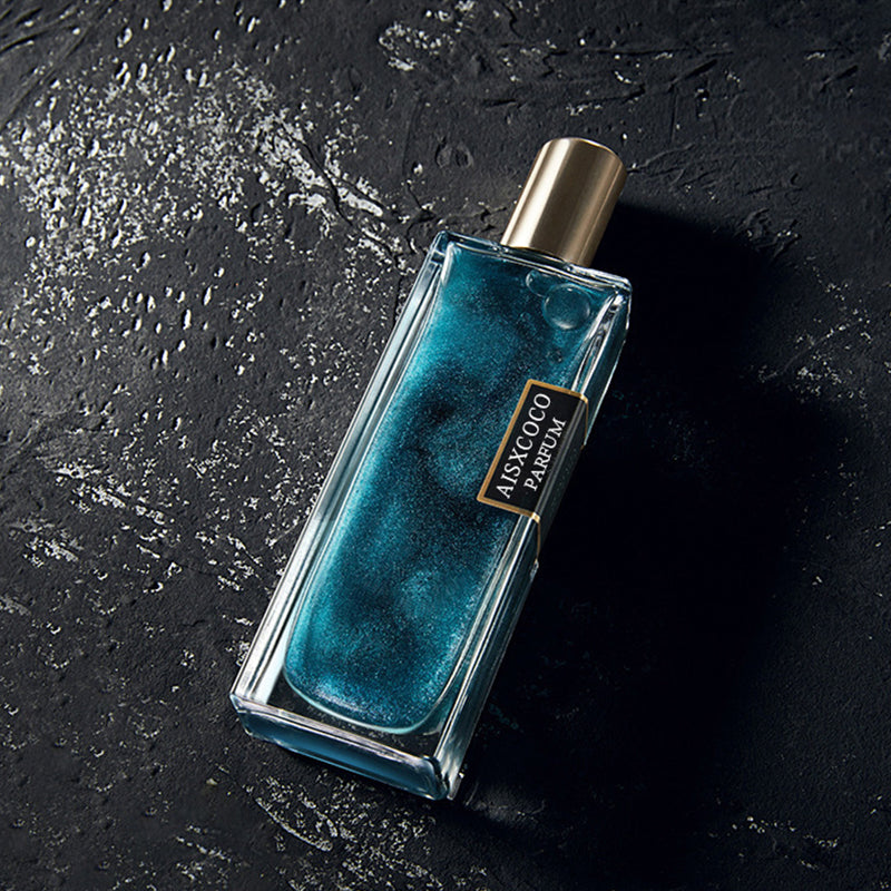 Luksuriøs gaveeske med Forgylt Unisex Parfyme, perfekt skjønnhetsgave med strålende aroma.