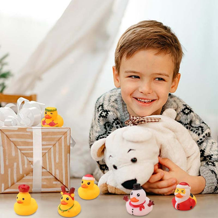 Festlig adventskalender med overraskelse bak hver luke; 24 badeender.
