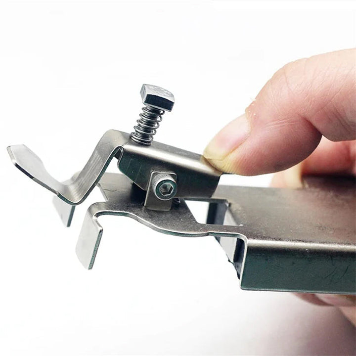 Kraftig magnetisk sømguide i metall, ideell for quilting, søm og sying. Sikrer presisjon i alle systing.