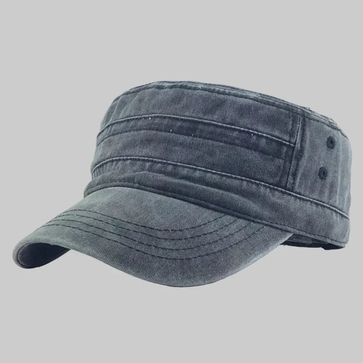 Stilig menns retro armybeanie i grønn, svart eller blå. Ideell for casual og utendørs eventyr.