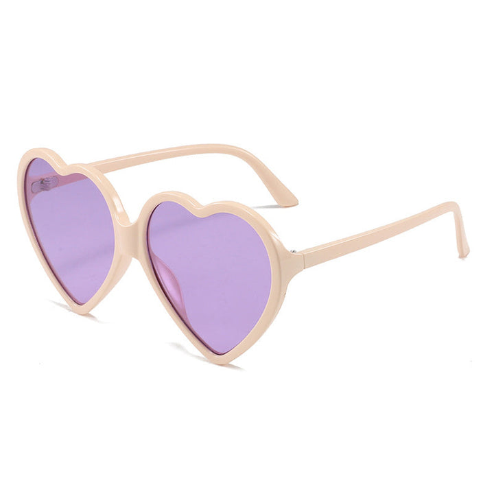 Trendy kvinner solbriller, hjerteramme design for sommer og optimal UV-beskyttelse.