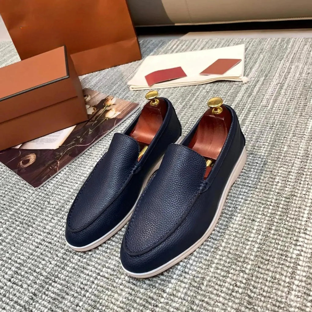 Komfortable unisex loafers, ideelle for damer og herrer som ønsker elegant og praktisk fottøy. Klassisk slip-on stil.