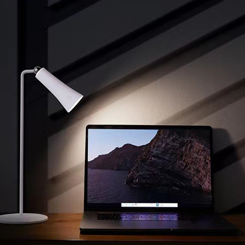 Fleksibel øyebeskyttende bordlampe, bærbar LED med magnet, ideell for hjemmekontor og lesing.