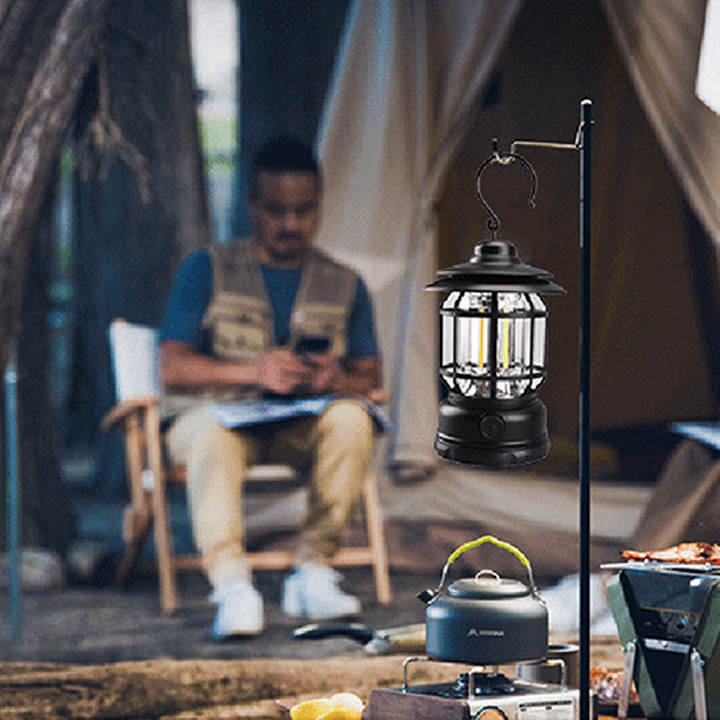 Retro campinglampe, bærbar LED, perfekt for utendørs eventyr og koselig stemning.