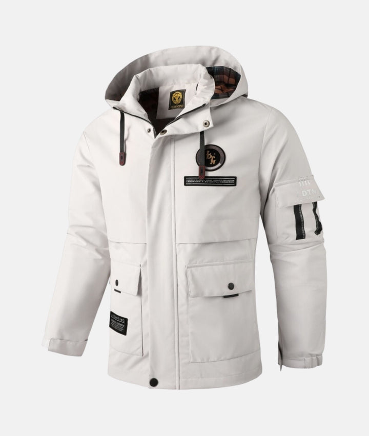 Moderne unisex jakke, vindtett og vanntett, perfekt for casual bruk og utendørs eventyr.