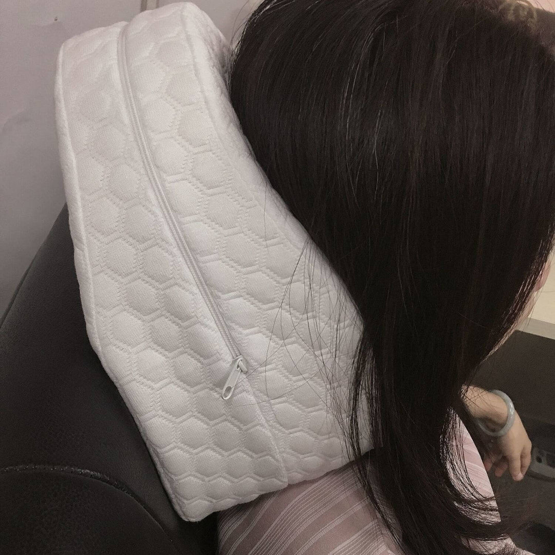 Knepute for å forebygge og lindre ryggsmerter for sidesover. Sikrer ergonomisk posisjon under søvn.