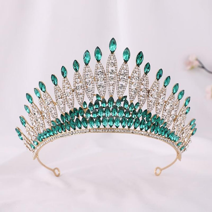 Tiara for kvinner: Glitrende krystallkrone med rhinestones. Perfekt for bryllup, ball eller fest.
