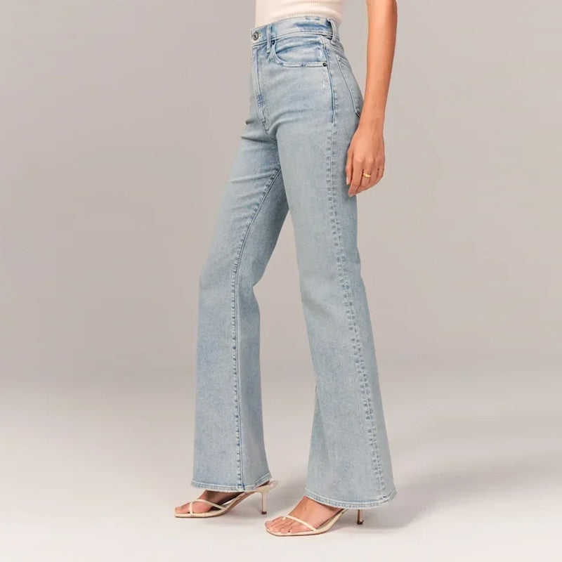 Stilige kvinner jeans med høy midje og utsvingte ben, super komfortabel stretch.
