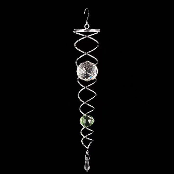 Snurrende spiral vindpynt i metall, vakkert blikkfang.