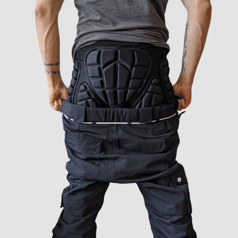 Unisex impact shorts for snowboard og ski. Essensiell beskyttelse mot støt og fall i vintersport.