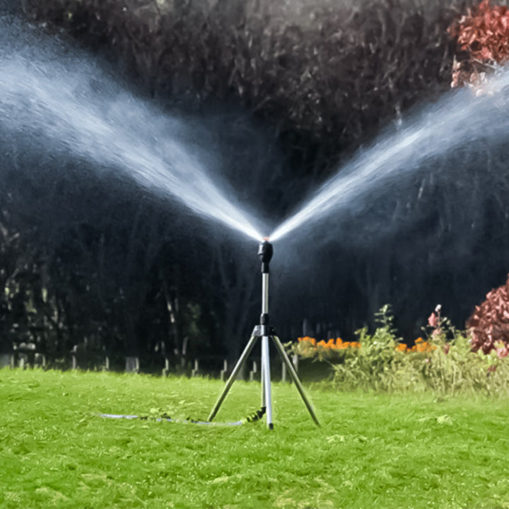 Hagesprinkler med stabilt stativ, roterende hode for jevn vanning av plen og hage.