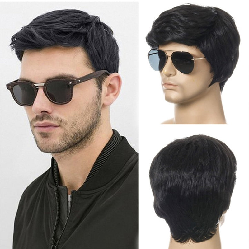 Komfortabel svart dameparykk med elastisk innernett. Enkel hårstyling for et elegant utseende.