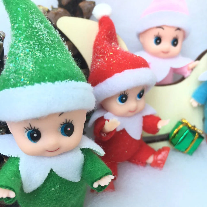 Detaljert julebaby alvedukke, myk og dekorativ for advent og julepynt.