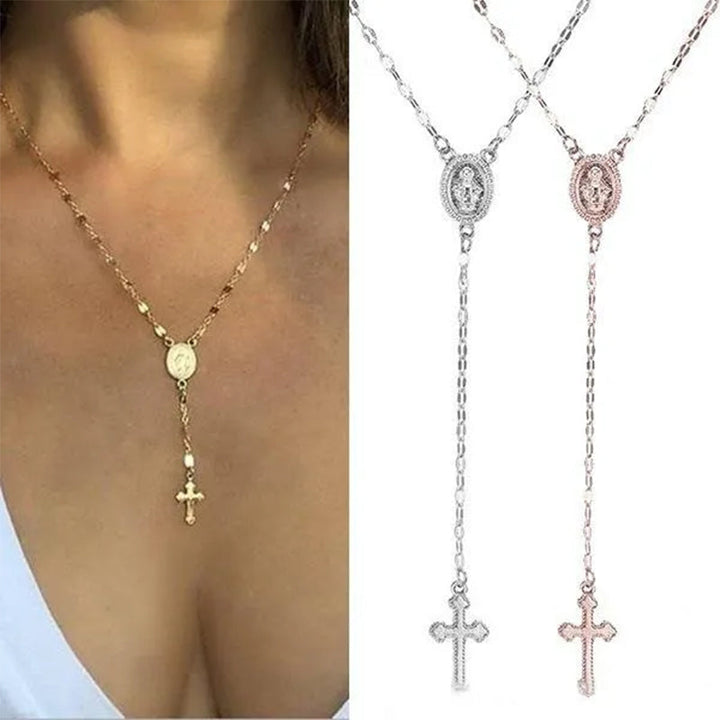 Religiøst rosenkrans halskjede med skinnende korsanheng, et elegant unisex smykke.