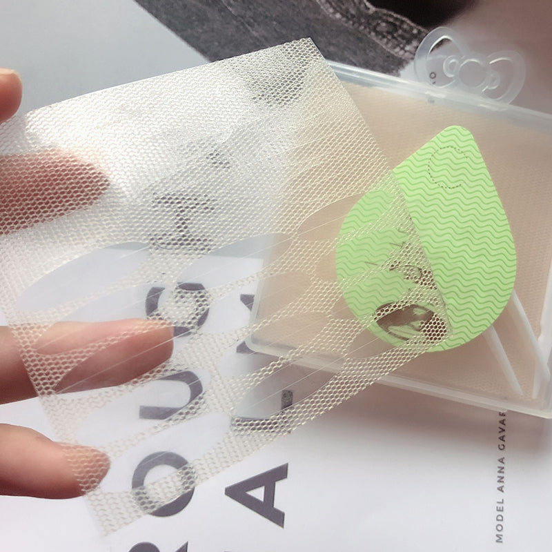 Ansiktspleie-tilbehør: usynlige strips som gir et øyeblikkelig løft til hengende øyelokk.