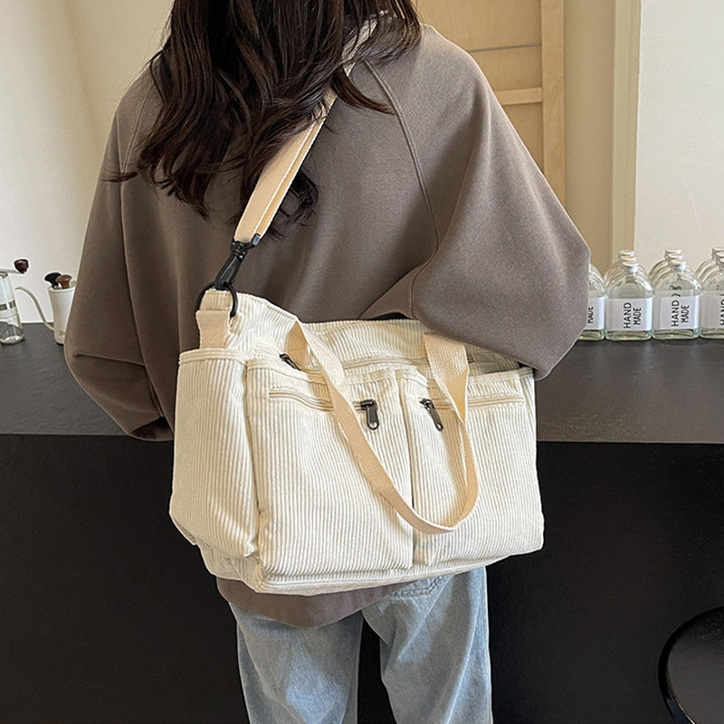 Slitesterk kordfløyels totebag, elegant damesekk med mye plass.