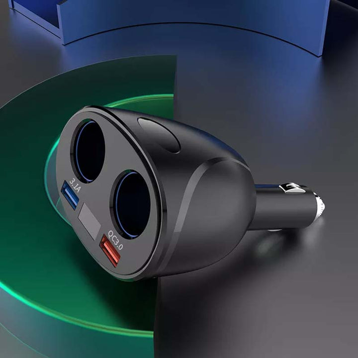 Bil lader USB med tydelig LED-display som viser spenning. Doble porter for effektiv hurtiglading i bil.