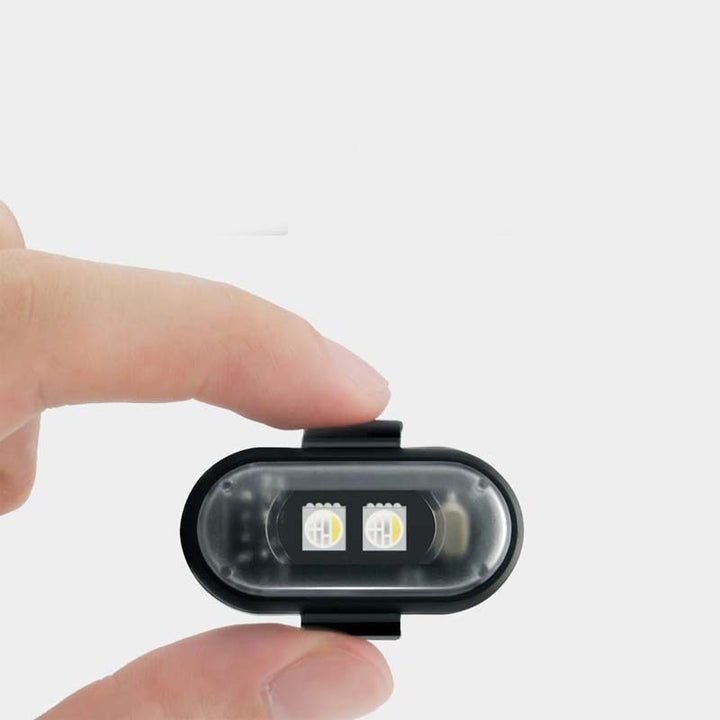 Fargerike LED-lys for bil, skaper en dynamisk og stilfull atmosfære. Et must for bilentusiaster.