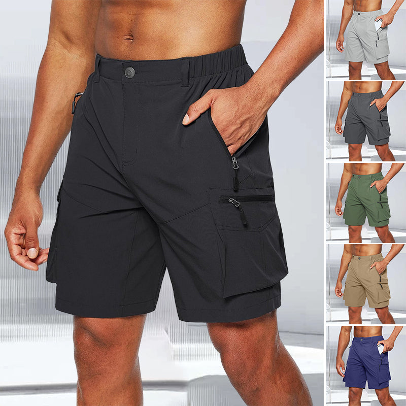Grå menns fritidsshorts med mange lommer, perfekt for turer og utendørs bruk.