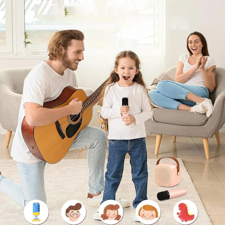 Morsom barneleke: Mini karaoke maskin med to trådløse mikrofoner.