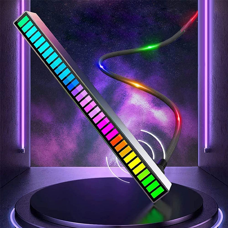 Dynamisk RGB-lyslist med musikksynkronisering for levende atmosfære i hjemmet eller gamingrommet.