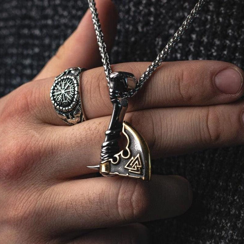 Unisex vikingøks halskjede i rustfritt stål, detaljert anheng, symboliserer styrke, nordisk smykke.
