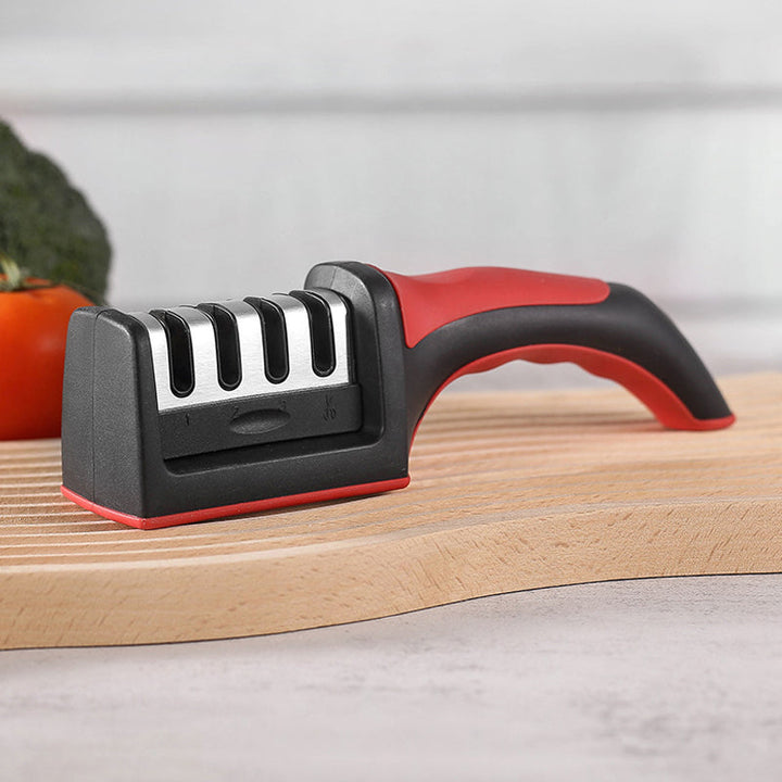 Ideell gave: Profesjonell 4-trinns knivsliper for kjøkkenet. Gir skarpe kniver trygt og enkelt.