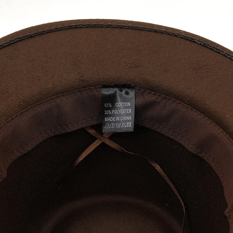 Den perfekte reisehatten: unisex filthatt med justerbar skinnspenne. Laget i bomull/polyester.