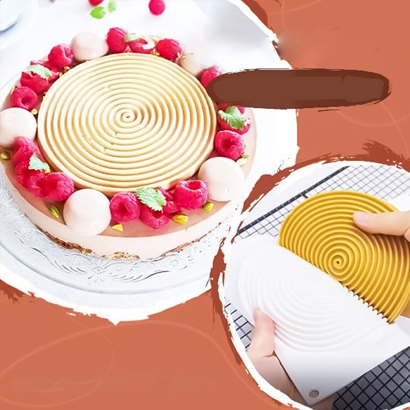 Fleksibel silikon kakeform med tourbillon-design, ideell for baking av vakre kaker og bakverk.