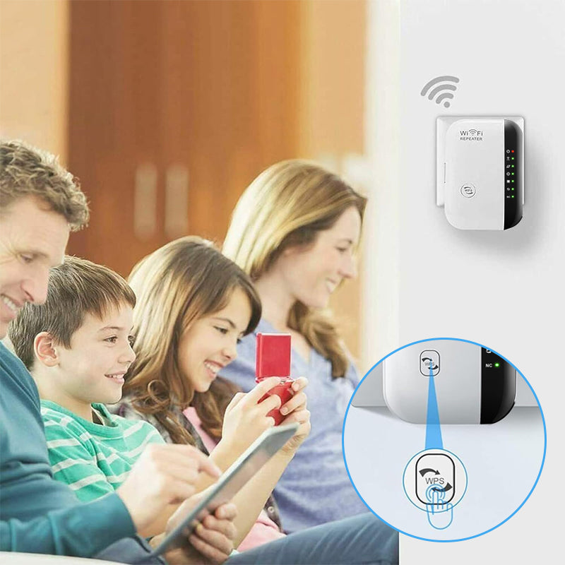 Elektronikk: Hvit WiFi-nettverksforlenger som forbedrer internett for raskere gaming og jevnere smarthjem-funksjon.