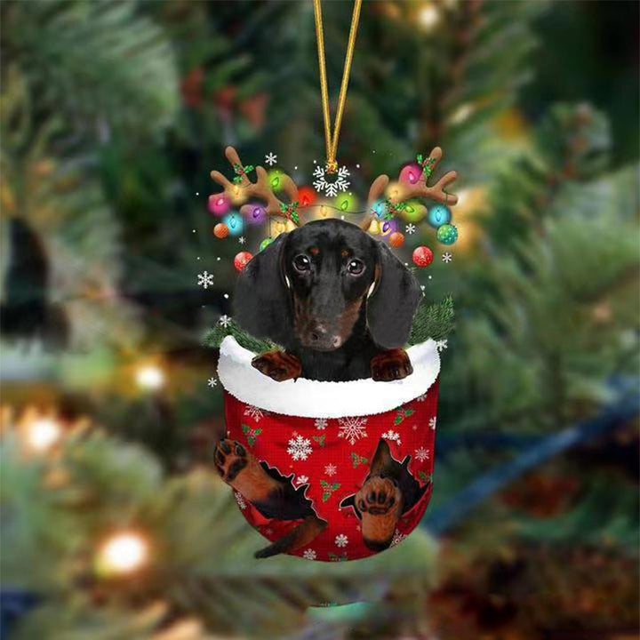 Klar akryl hundedekorasjon til julestrømpe, sjarmerende julepynt for interiør.