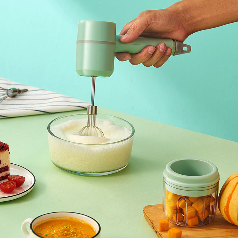 Allsidig 3-i-1 elektrisk kjøkkenmikser. Perfekt til matlaging, baking og hakking av ingredienser.