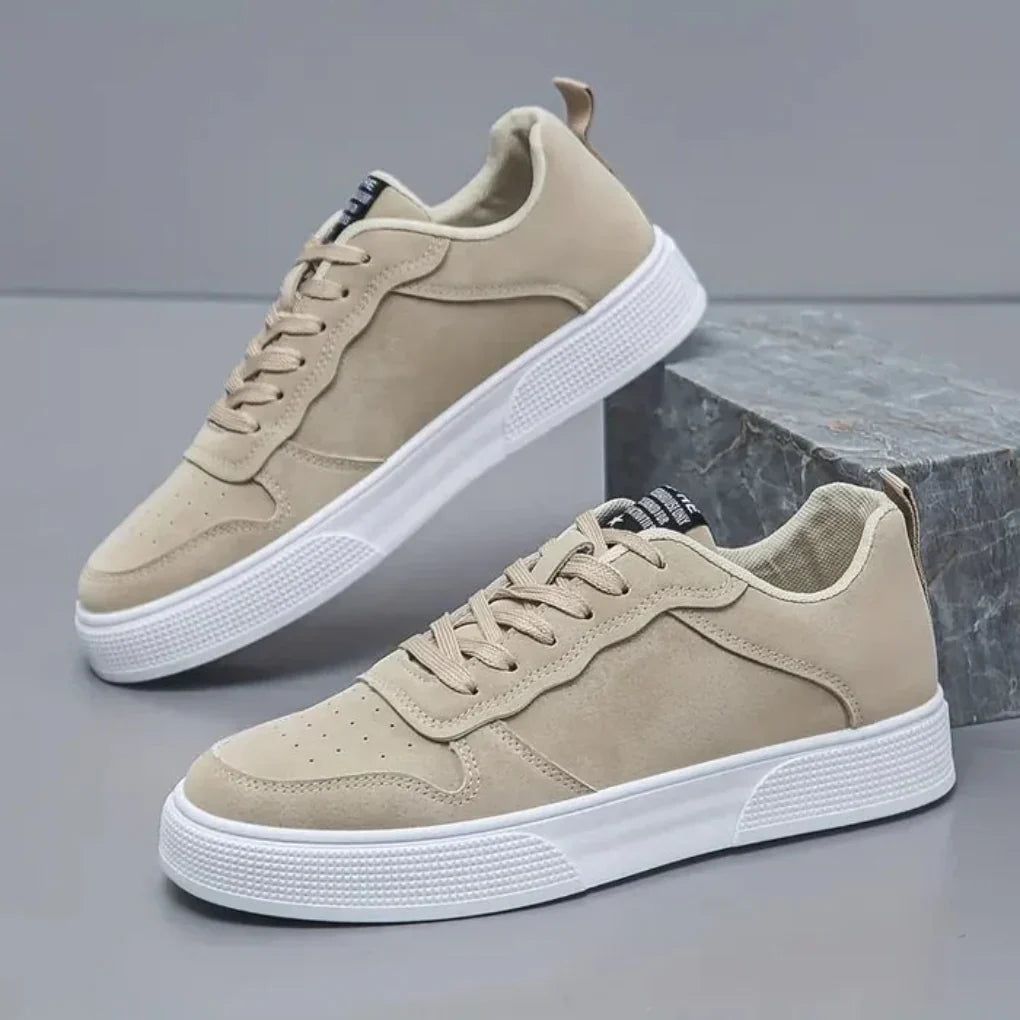 Menns komfortable joggesko for hverdag, lett og pustende. Ideelle fritidssko i beige og grønn.