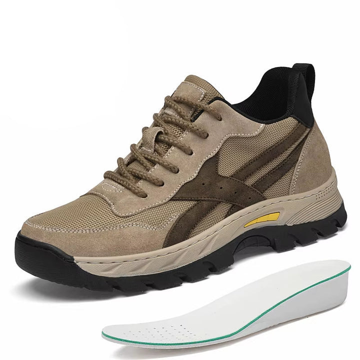 Svarte høydeøkende sneakers for menn. Stilrene herresko med skjult hæl for casual bruk.