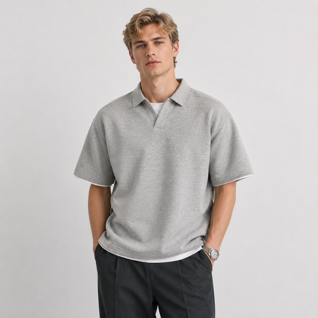Avslappet herre polo, retroinspirert med kortermet stil, ideell for sommerens fritidsbruk.