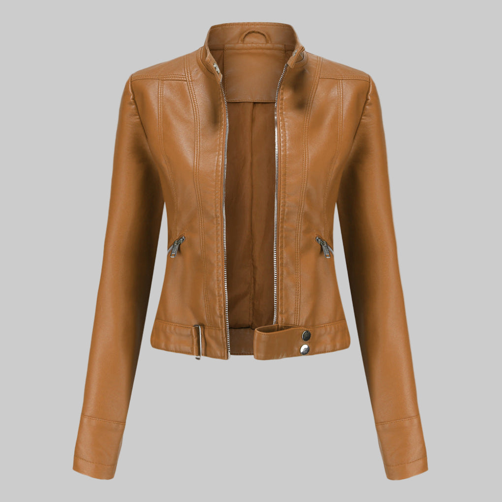 Brun biker dame skinnjakke. Trendy moto-jakke med glidelås, perfekt yttertøy for høst og vår.