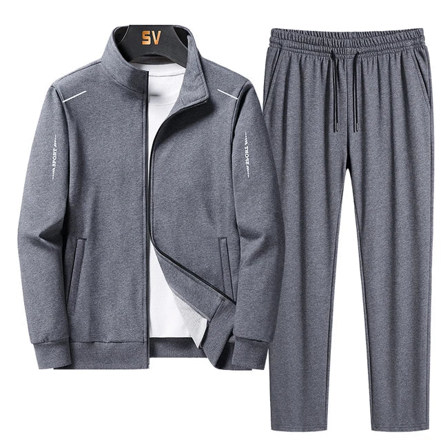 Stilfullt herre treningssett i pustende materiale. Komfortabel joggedrakt perfekt for aktivitet & hverdags.