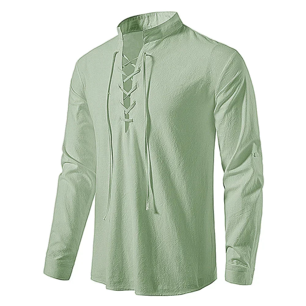 Komfortabel bomullsskjorte for menn med elegant snøring. Langermet hverdagsskjorte som passer til fritid og stil.