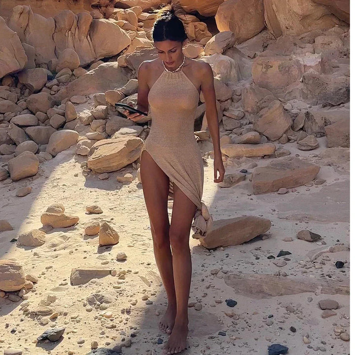 Sexy gjennomsiktig dame strandkjole med halterneck, elegant polyester maxikjole for fest og mote.