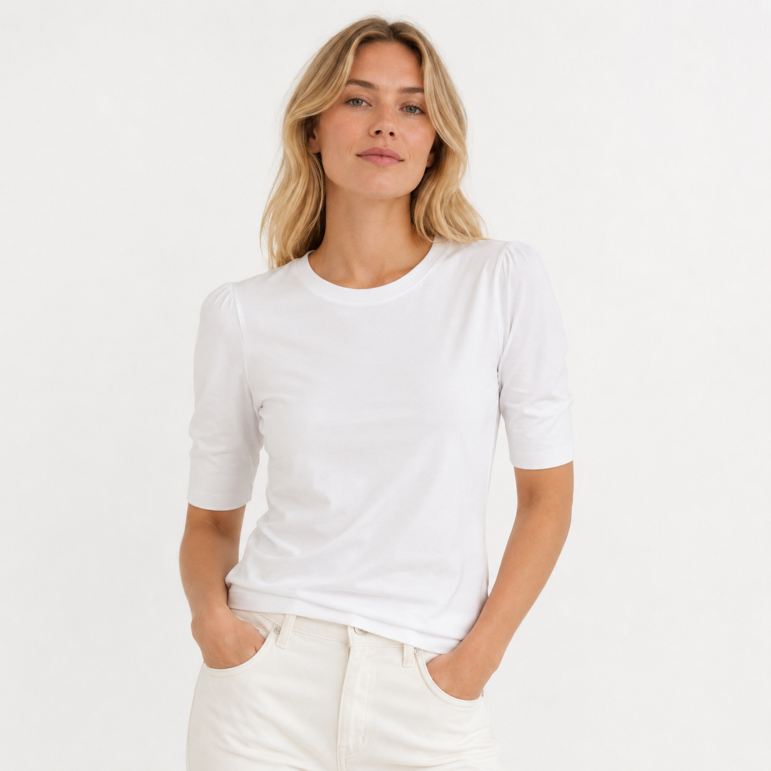 Elegant dame sommertopp med half sleeve. Komfortabel hverdagstopp, perfekt for varme dager.