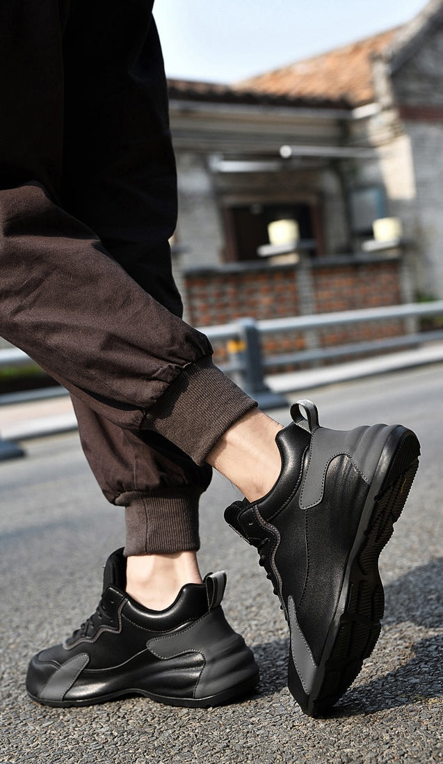 Selvsikre sneakers for menn med usynlig 7 cm høydeøkning, stilren og moderne.