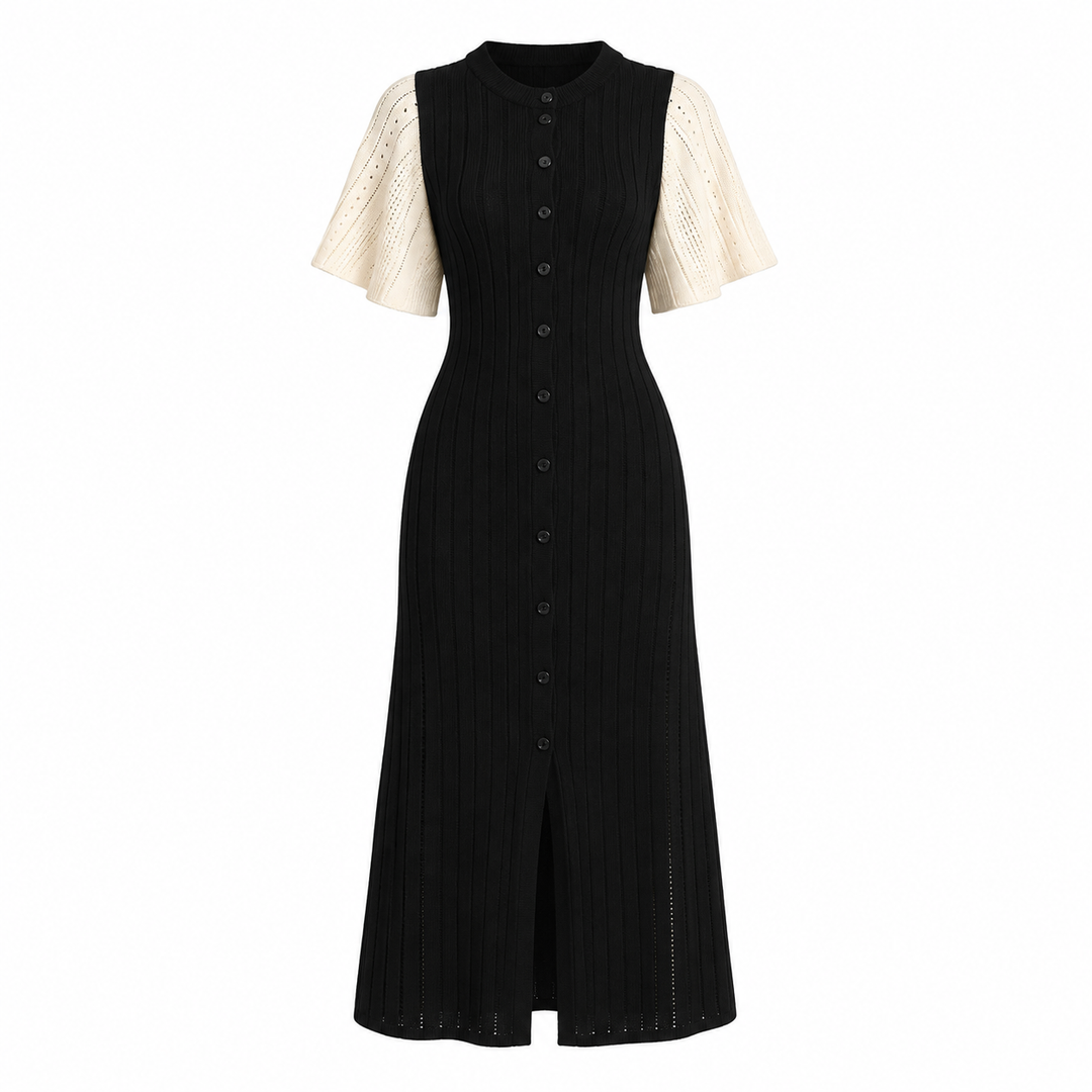 Lang strikket maxikjole for dame, med stilren plissering. Elegant og komfortabel damekjole, perfekt som sommer- eller festkjole.