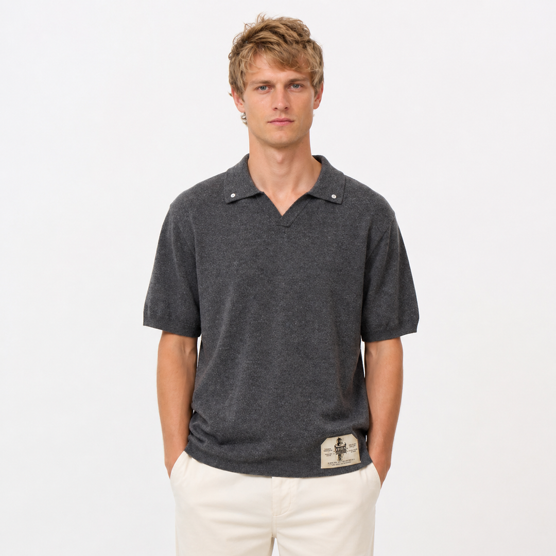Vintage herre polo t-skjorte med seagull krage og løs passform. Ideell for sommer og fritid.