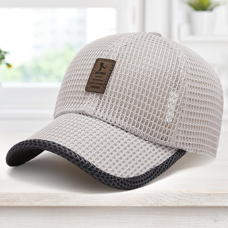 Perfekt baseballcaps for sport og utendørs. Pustende mesh sikrer luftighet i varmt vær. Unisex design.