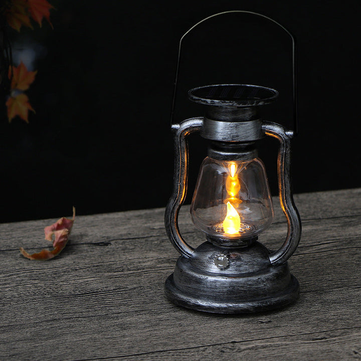Miljøvennlig retro solcellelampe med realistisk flammeeffekt. Ideell for terrasse.